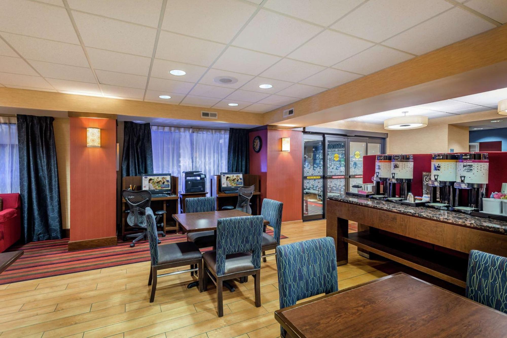 Hampton Inn Milwaukee Airport Εξωτερικό φωτογραφία